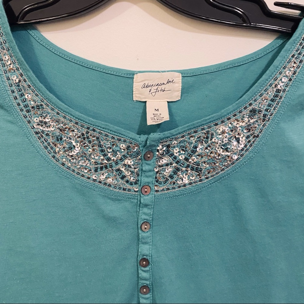 Abercrombie and Fitch sequin tee / tshirt medium / M